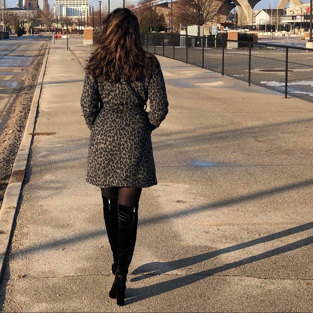 Grey Leopard Print Jacket - Picture 4 of 5